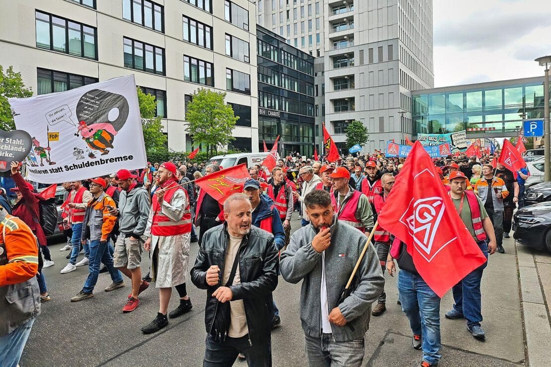 IG Metall will Politikwende gegen Sozialabbau