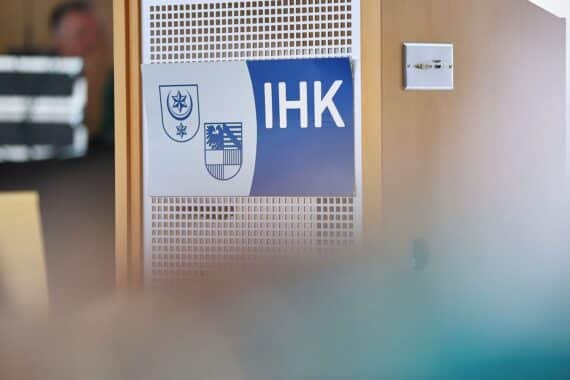 IHK Halle-Dessau sorgt sich um internationales Ansehen Sachsen-Anhalts: Weltoffenheit, Investoren, Fachkräfte, Politik.