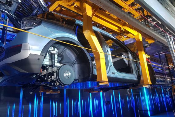 Auto-Industrie im Fokus: leicht gedämpfte Exportstimmung, Archivbild einer Autoproduktion in München.
