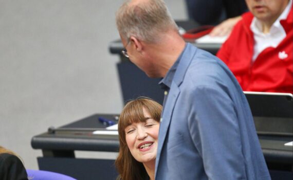 Heidi Reichinnek und Matthias Miersch im Archiv: AfD führt Umfrage vor Union und SPD.