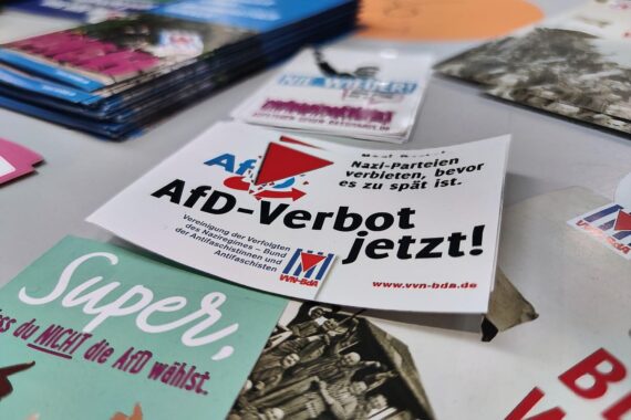Eva Umlauf fordert NRW-Ministerpräsident Wüst: AfD-Verbotsverfahren einleiten, Erinnerung mit Konsequenz umsetzen.