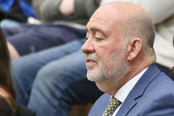 Ron Prosor (Archiv) spricht über vereitelte Hamas-Pläne und anhaltende Gefahr für Juden in Deutschland.