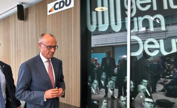 Friedrich Merz fordert Reformtempo: Umbau des Sozialstaats, härterer Sparkurs gegen Rekordschulden.