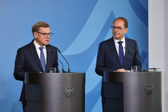 Roderich Kiesewetter fordert entschlossenes Vorgehen gegen Russland, nach Terroranschlag in Leipzig.