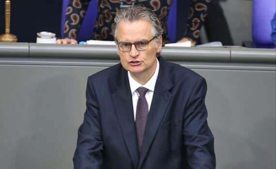 Günter Krings (CDU), Archivfoto in Berlin: Forderungen nach Datenaustausch und Kürzungen bei Sozialbetrug.