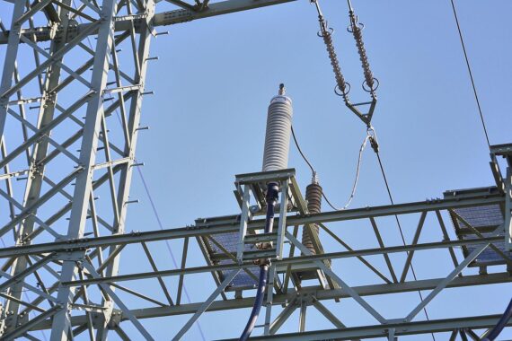 Strommast und Umspannwerke: Bund-Länder erhöhen Schutz und Beobachtung nach Sabotage-Serie in kritischer Energieinfrastruktur.