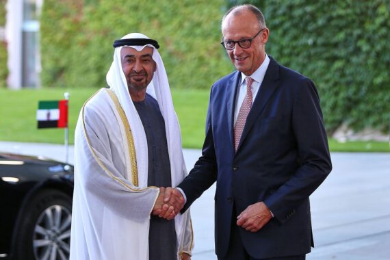 Friedrich Merz empfängt Muhammad bin Zayid Al Nahyan im Kanzleramt, Gespräch über strategische Partnerschaft und Wirtschaft.