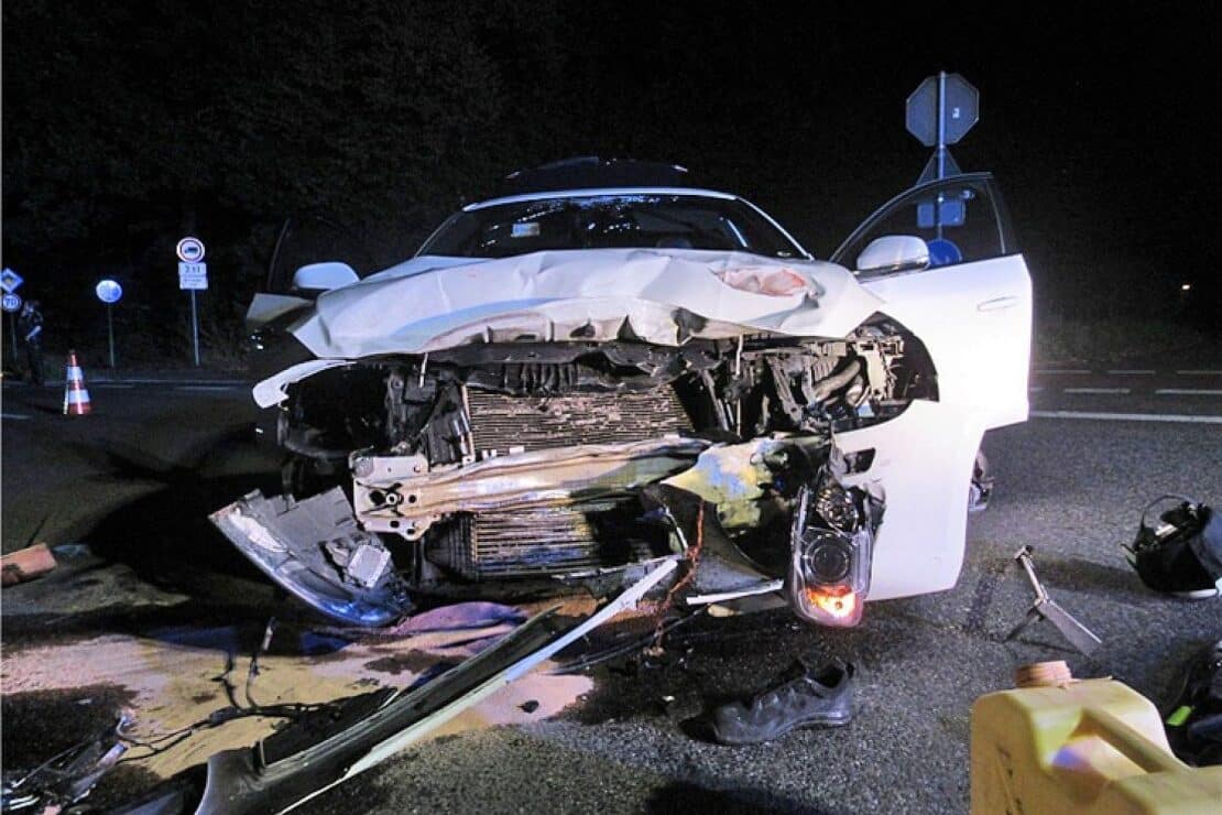 Motorradfahrer bei Zusammenstoß mit Auto in Mettmann schwerstverletzt