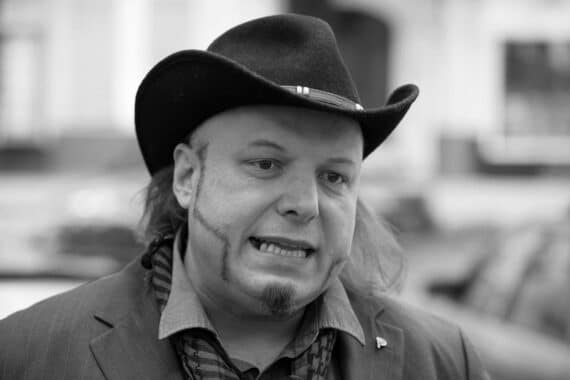 Bruno Kramm, Keyboarder und Sänger von „Das Ich“, als Archivfoto bei einer Bühnenshow.