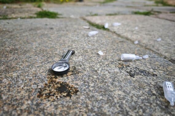 Drogenbesteck im Archiv: NRW lehnt Mikrohandel in Suchthilfezentren ab, wegen ordnungs- und drogenpolitischer Bedenken.