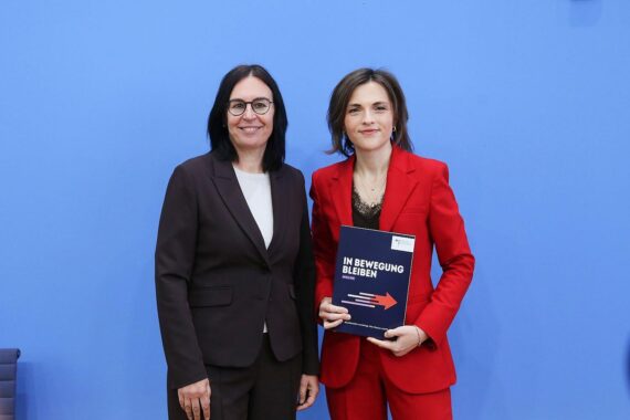 Bericht der Ostbeauftragten Elisabeth Kaiser: Aufstieg in Ostdeutschland, aber Vermögens- und Vertretungsdefizite.