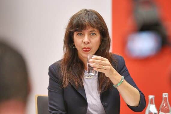 Elif Eralp im Archivfoto; Berlin-Wahlkampf, Parteien im Kopf-an-Kopf-Rennen (Linke, CDU, AfD).
