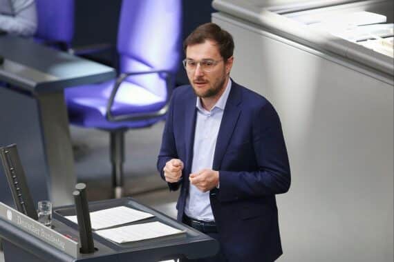 Johannes Schätzl fordert nach Cispa-Sicherheitsmängeln bundesweite Prüfung der Forschungssicherheit.