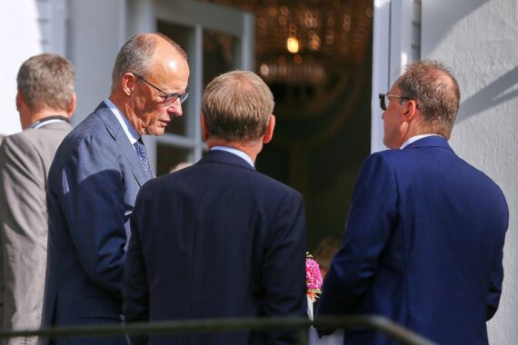Bundespolitiker im Archiv: Friedrich Merz, Johann Wadephul und Alexander Dobrindt; Debatte über Taliban-Visen.