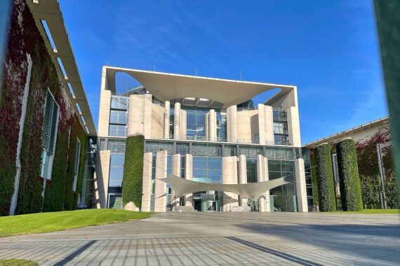 Bundeskanzleramt-Archiv: Ronald „Ronny“ Rauhe wird Staatsminister für Ehrenamt und Sport.