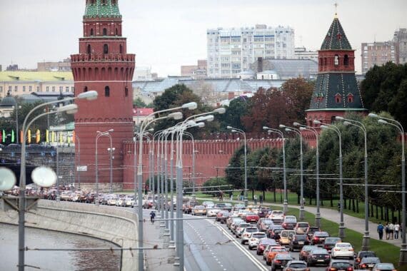 Kreml-Archivaufnahme, Hintergrund zu Forderungen nach härteren Sanktionen gegen Russland nach vereiteltem Drohnenanschlag.