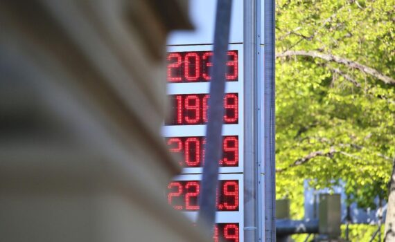 Tankstelle (Archiv), Spritpreis-Kritik: SPD gegen überhöhte Spritpreise und Mineralölkonzerne.
