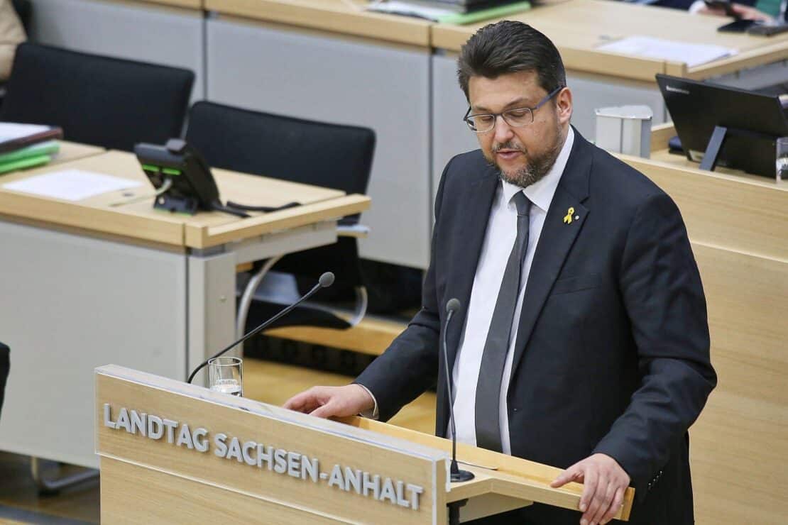 Sachsen-Anhalt: CDU-Politiker rudert nach Enthaltungs-Aussage zurück