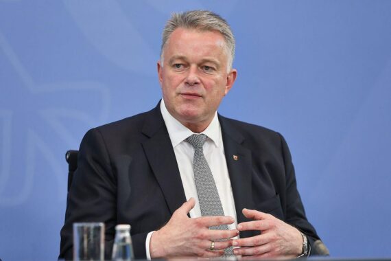 Gordon Schnieder (CDU), Ministerpräsident aus Rheinland-Pfalz, Porträtfoto im Archiv.
