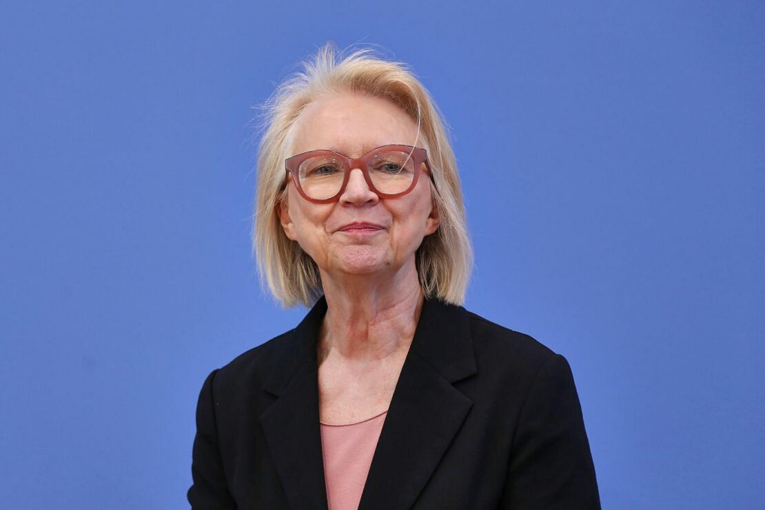 Schnitzer kritisiert Tankrabatt und Rentenreform
