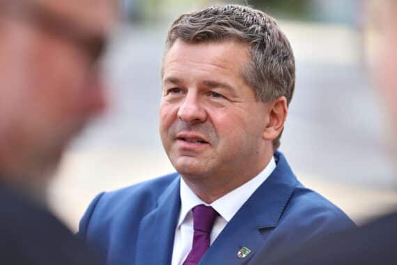 Sven Schulze in Magdeburg, Statement gegen Tolerierungsverbot der Linken, Foto via dts Nachrichtenagentur.