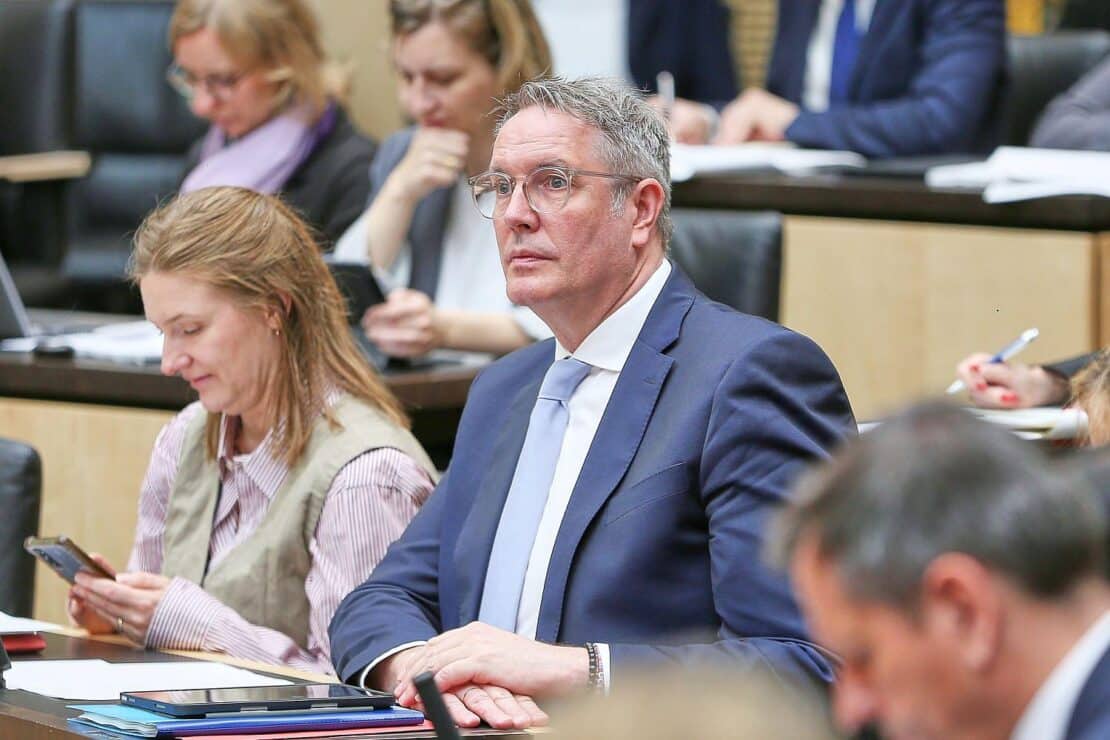 Schweitzer: Union muss Hängepartie um Kanzler beenden