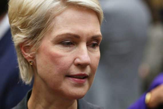 Manuela Schwesig kritisiert scharf den Pflegekompromiss der schwarz-roten Koalition in Schwerin.