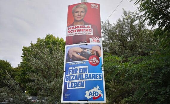 Wahlplakate für SPD und AfD in Mecklenburg-Vorpommern (Archiv) mit Blick auf die Landtagswahl 2026.