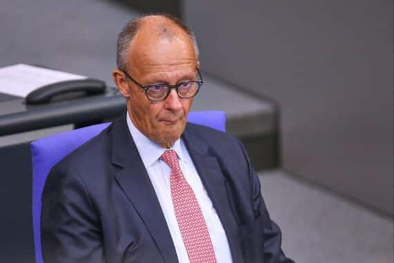 Friedrich Merz im Archiv, CDU-Senioren-Union Hubert Hüppe: Warnung vor Vertrauensfrage in CDU-Gremien.