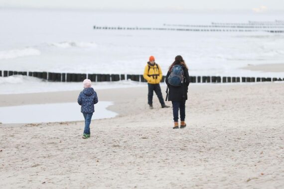 Strand (Archiv): gemeinsames Sorgerecht in Gerichtsfällen, Studie Ifo – keine Foto-Handlung sichtbar.