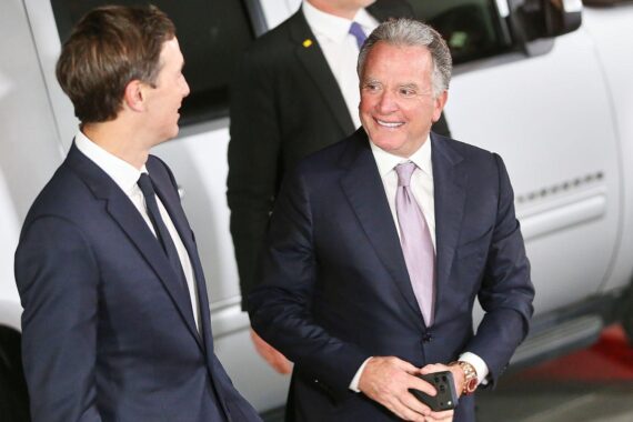 Steve Witkoff und Jared Kushner in Kiew, als Trump-Gesandte, mit Bezug zum „Friedensexpress“.