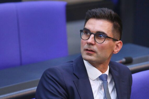 Sepp Müller (CDU) im Archiv, mit Fokus auf Debatte: Abschaffung der Rente nach 45 Beitragsjahren.