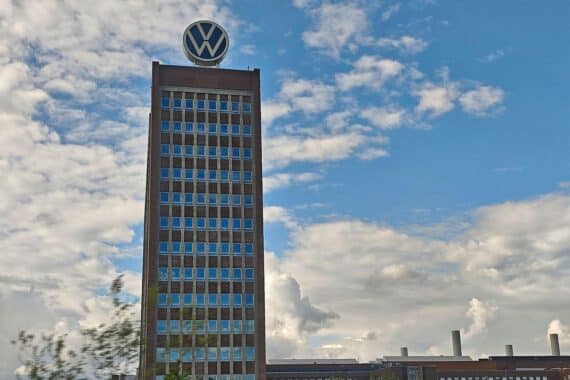 Volkswagen-Werk in Wolfsburg: Aufsichtsrat stimmt „Zukunftsplan“ zur Konzern-Transformation einstimmig zu.