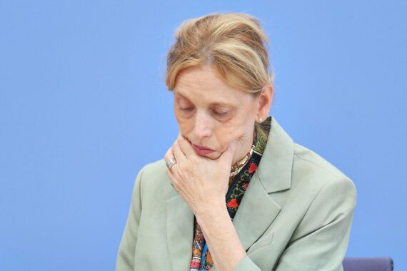Karin Prien am 08.09.2026, kritisiert Bildungsgerechtigkeit nach schlechten Pisa-Ergebnissen (VdK, Bundesregierung).