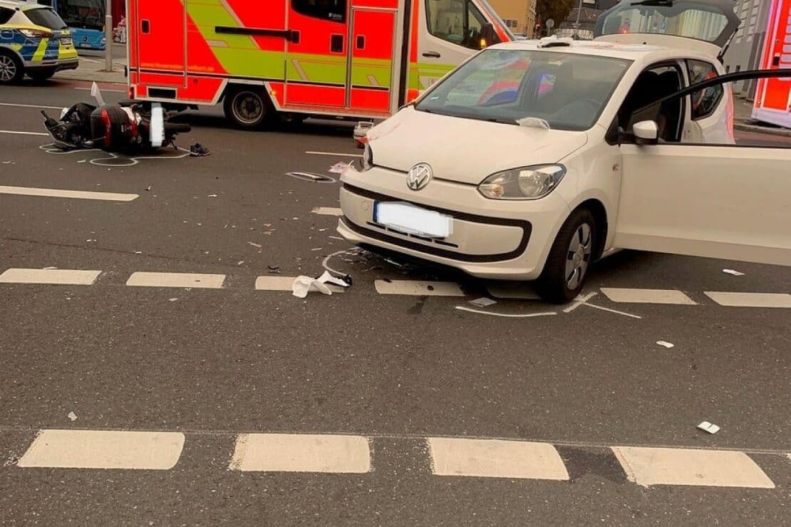 Verkehrsunfall am ZOB in Velbert-Mitte