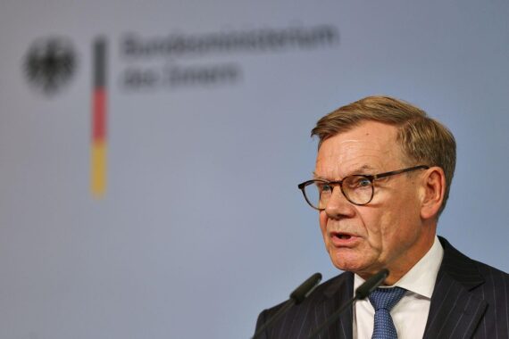 Außenminister Johann Wadephul spricht in Berlin; Thema: härteres Vorgehen gegen Russlands Schattenflotte.