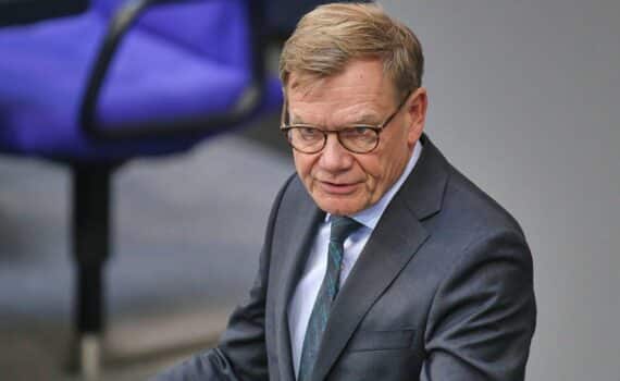 Außenminister Johann Wadephul im Gespräch mit Lawrow bei der UN-Generalversammlung in Berlin.