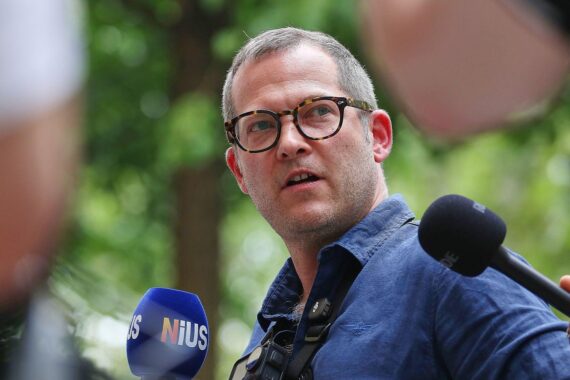 Julian Reichelt (Archiv) – Urteil: BVG darf Nius-Werbekampagne nicht stoppen, Verkehrsflächen bleiben freigegeben.