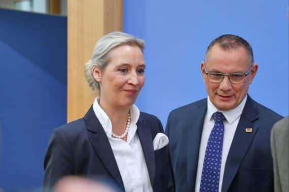 Tino Chrupalla und Alice Weidel, Foto im Archiv; AfD führt Umfrage in Deutschland.
