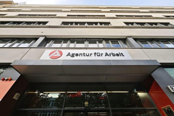 Arbeitsagentur-Archivfoto in Berlin: Politiker-Interview zum Thema Jobwechsel, Weiterqualifizierung und Rentenreform.