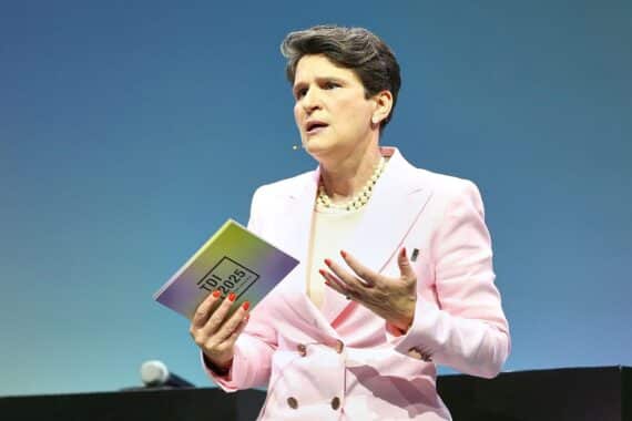 Tanja Gönner (Archivfoto) im Hintergrund, dazu Industrie-/Sozialreform-Thema Rente, Gesundheit und Pflege symbolisch.