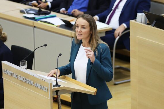 Claudia Wittig im Archivfoto, BSW-Politik zu Sachsen-Anhalts Landtagsarbeit und überparteilichem Ministerpräsidenten.