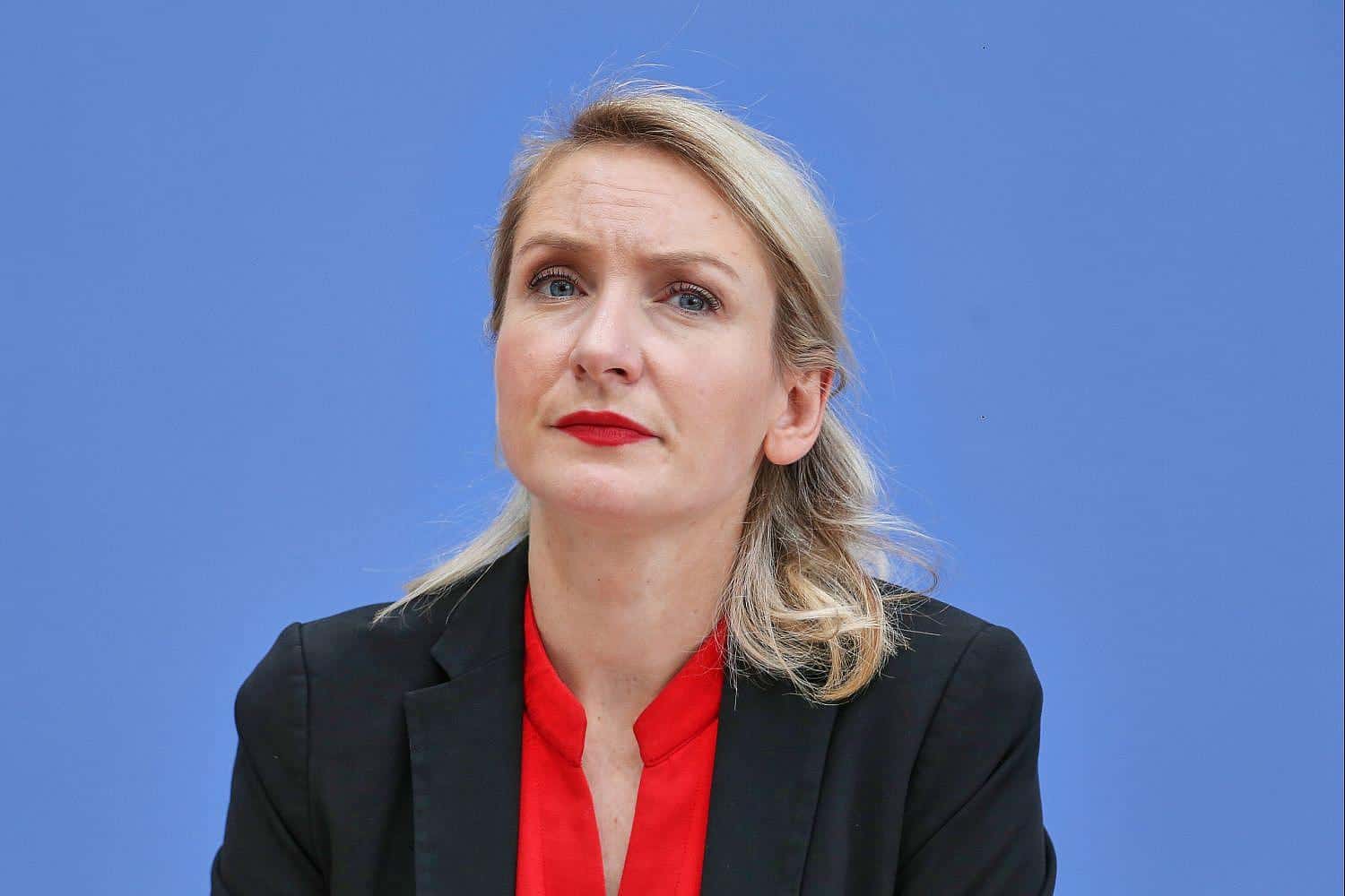 Joachim Herrmann kritisiert Ines Schwerdtner wegen linksextremer Gewalt in Frankreich; Foto: Ines Schwerdtner (Archiv).