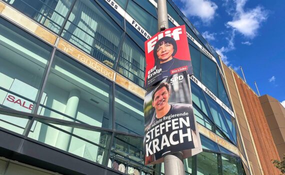 Wahlplakate zur Berliner Abgeordnetenhauswahl im Archiv, als Hinweis auf mögliche Koalitionsgespräche.