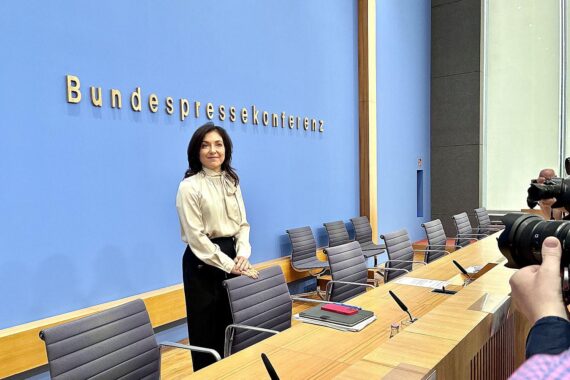 Bundeswirtschaftsministerin Katherina Reiche stellt am 08.10.2026 die Herbstprojektion 2026 vor (Wirtschaftswachstum).