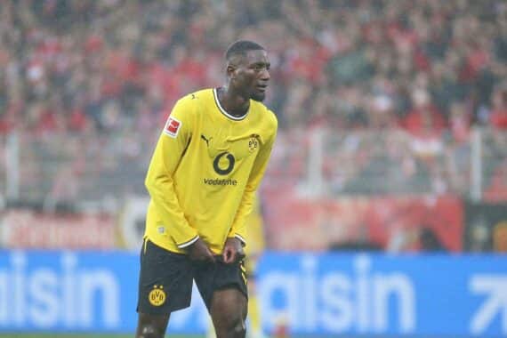 Serhou Guirassy im BVB-Spiel (17.10.2026), Jubel nach Tor beim 2:1 gegen Sabah FK.