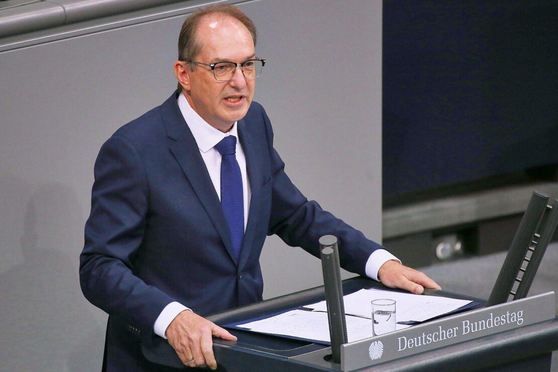 Dobrindt befürchtet Sicherheitsrisiko durch Rot-Grün-Rot
