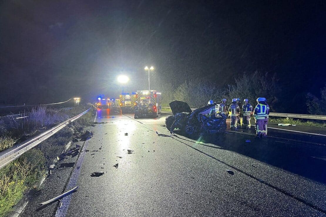 Ein Toter und drei Verletzte nach Unfall auf der A2 bei Bad Salzuflen