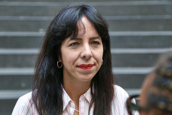 Elif Eralp (Archiv) bei einer Linke-Veranstaltung, im Kontext von Antisemitismus- und Clankontaktdebatten.