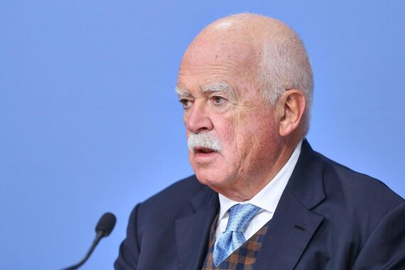Peter Gauweiler: gestoppte Fregatten F126, möglicher Vertragsbruch, Milliarden-Schaden – juristische Nachwirkung.